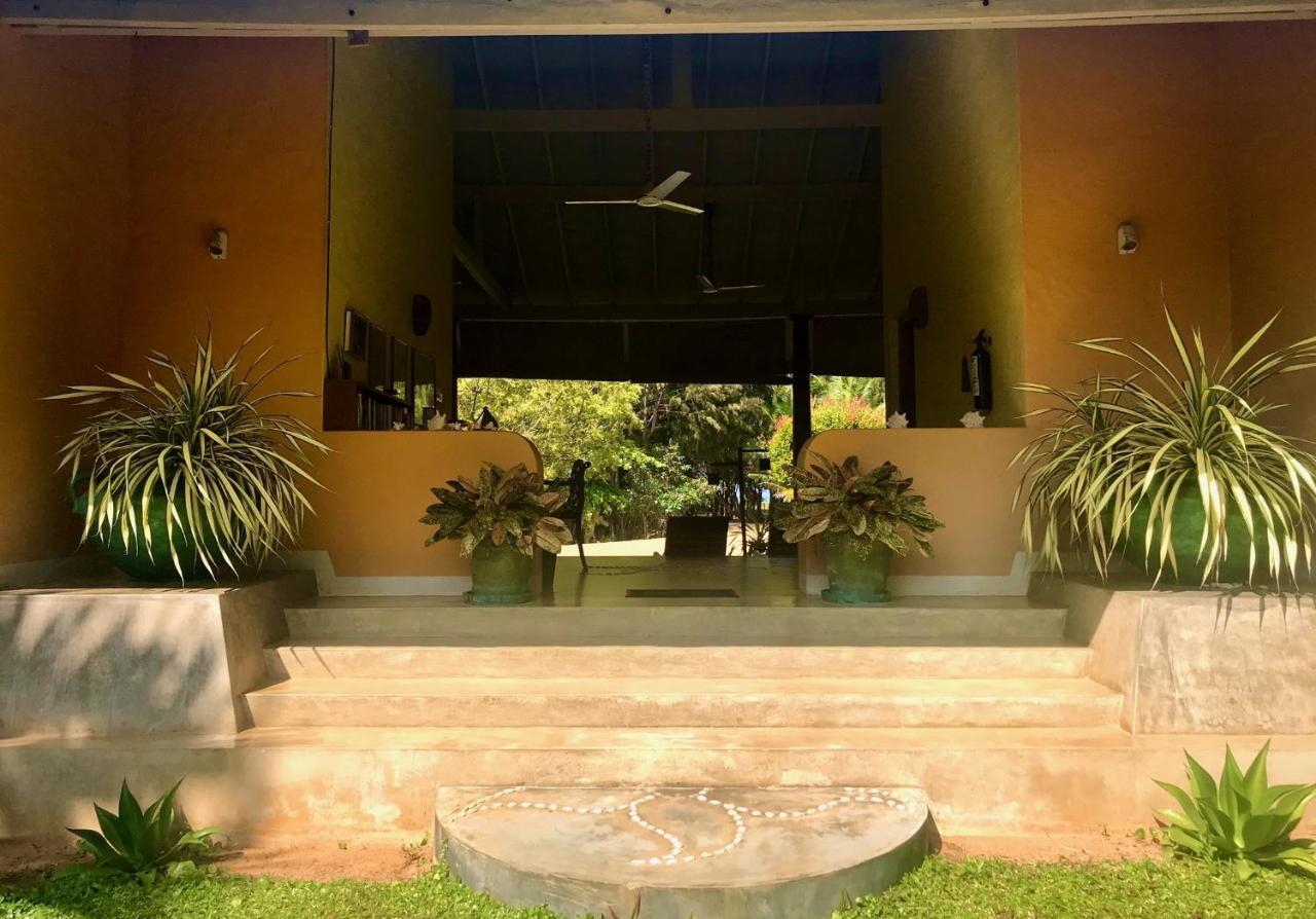 Khomba Beach House Alankuda Экстерьер фото