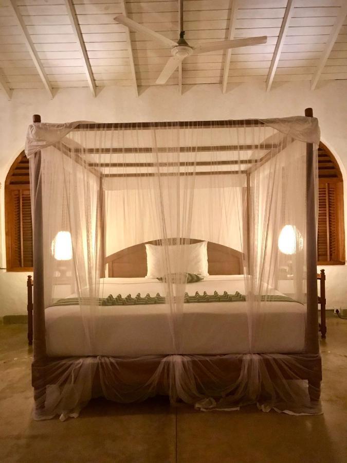 Khomba Beach House Alankuda Экстерьер фото